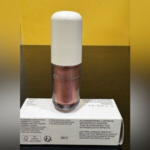 r.e.m. beauty Midnight Shadows Lustrous Liquid Eyeshadow . - shade fembot BNIB